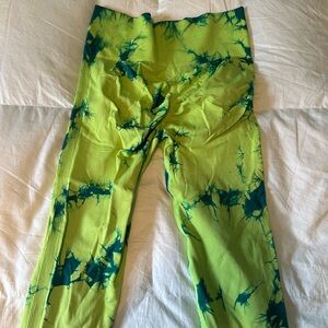 Green marble leggings